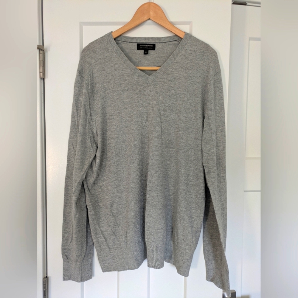 Banana Republic Light Gray V-Neck Sweater
